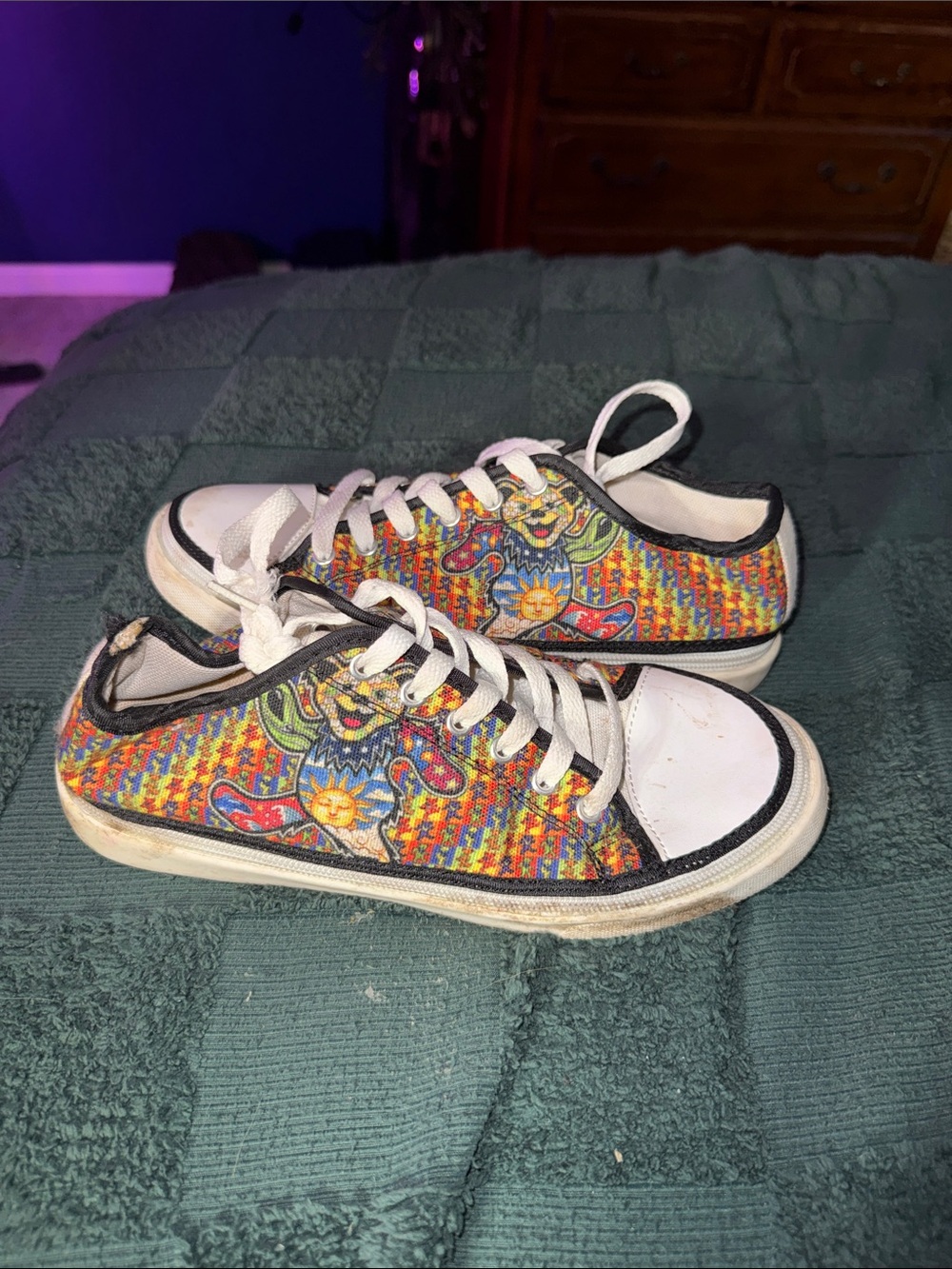 Grateful Dead Dancing bears -white toe (converse-like) sneaker